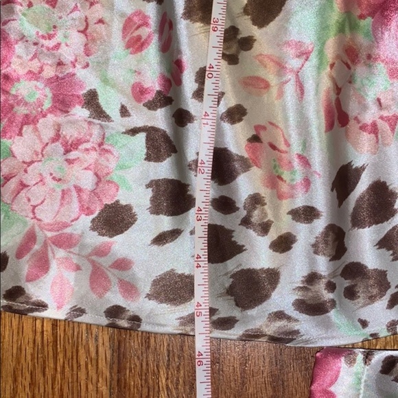 Robe and Nightie set - Picture 6 of 8